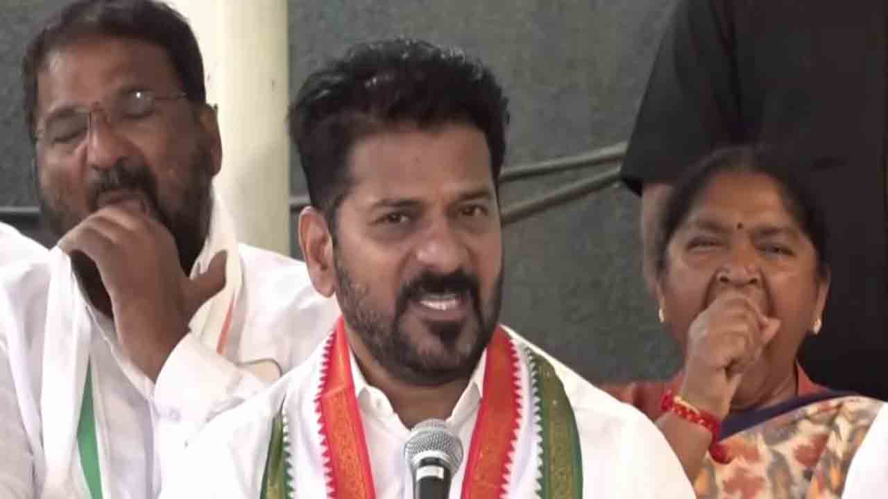 సమ్మేళనానికి బీఆర్‌ఎస్‌ సర్పంచులు దూరం