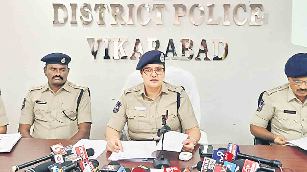 కంట్రోల్‌ తప్పిన క్రైం