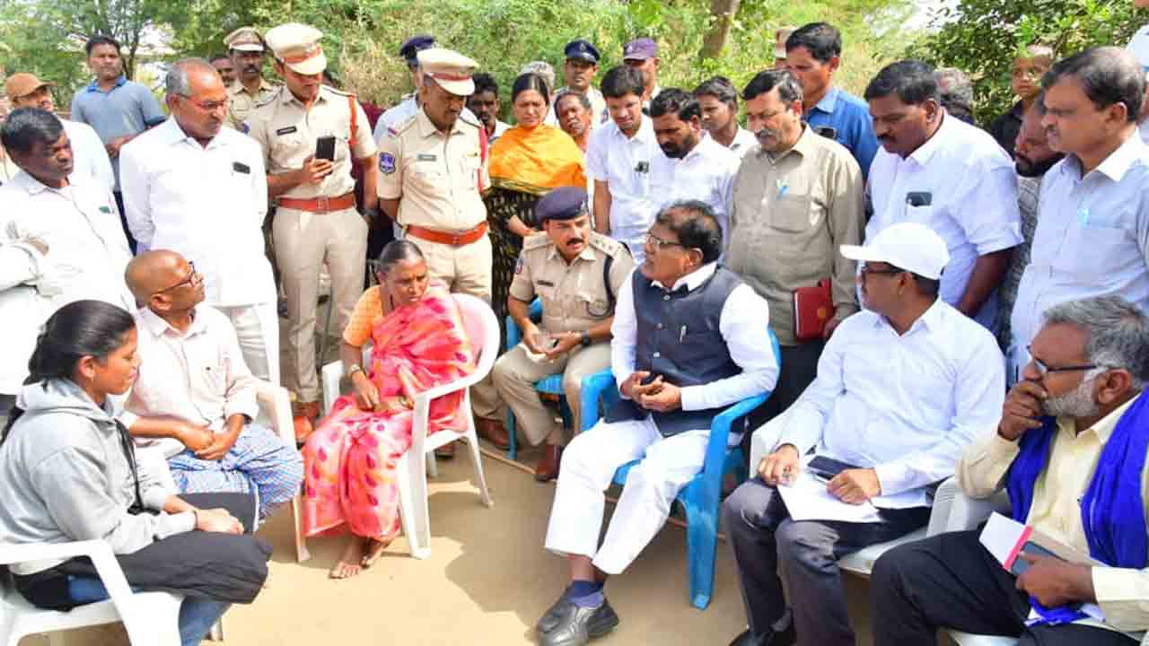 యువతిపై జరిగింది.. సామూహిక లైంగికదాడే..