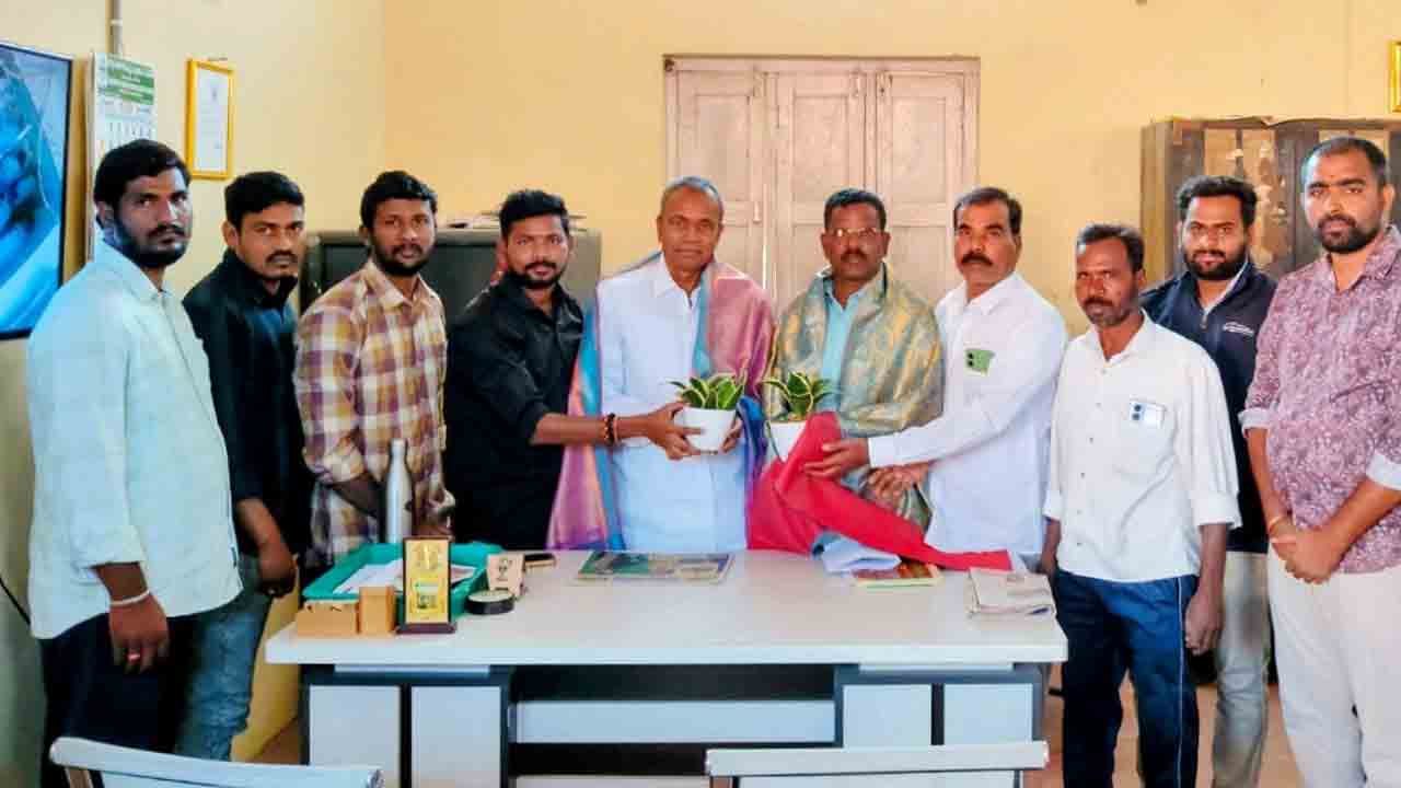 Medak PACs | మెదక్ జిల్లా పీఏసీఎస్ ఇన్‌చార్జిగా సాయిలు బాధ్యతల స్వీకరణ