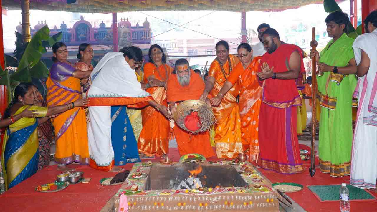 Shri Mahant Siddheshwara Nandagiri | భారత్ విభిన్న సంస్కృతుల నిలయం : మహంత్ సిద్దేశ్వరానందగిరి మహారాజ్