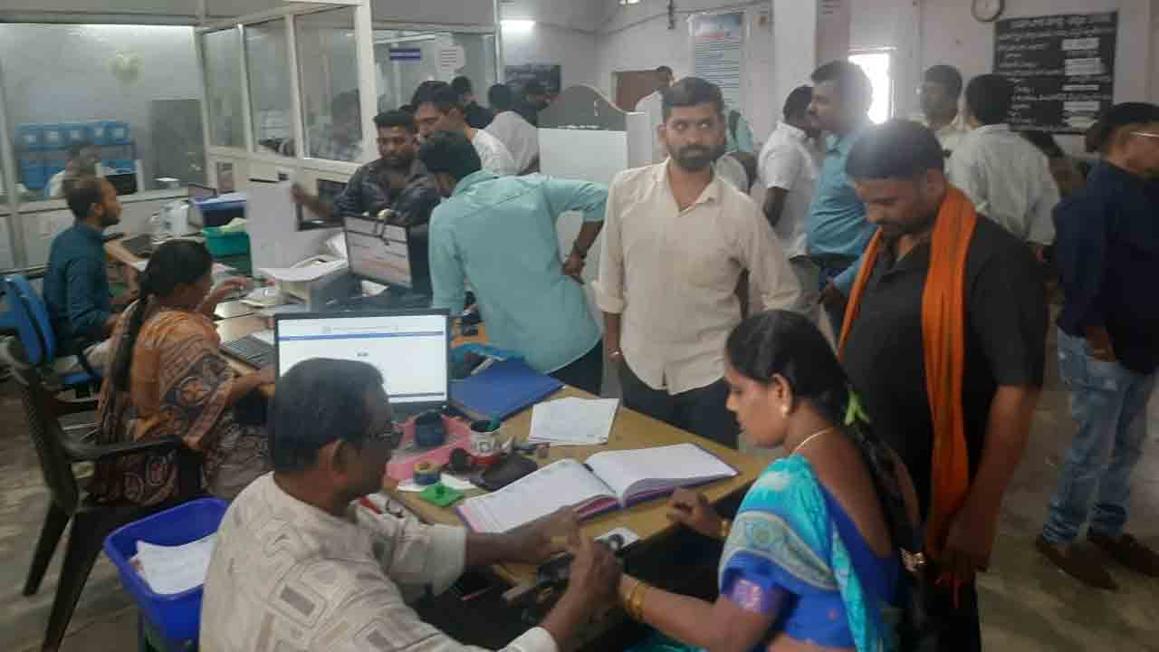 Slot Booking | నిద్రావస్థలో ప్రభుత్వం.. ‘స్లాట్‌ బుకింగ్‌’తో వినియోగదారుల సతమతం