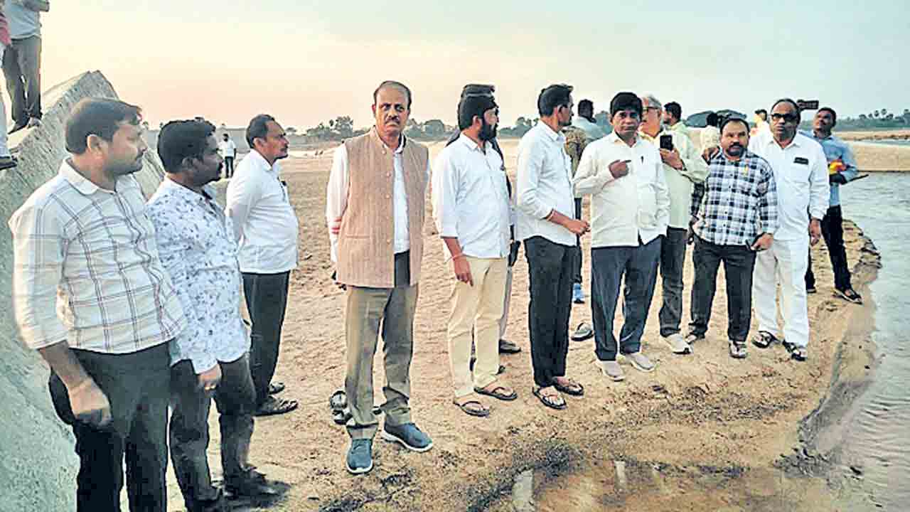 చెక్‌డ్యామ్‌లది పేల్చివేతనే!.. తనుగుల, అడవి సోమన్‌పల్లిలో దారుణాలు