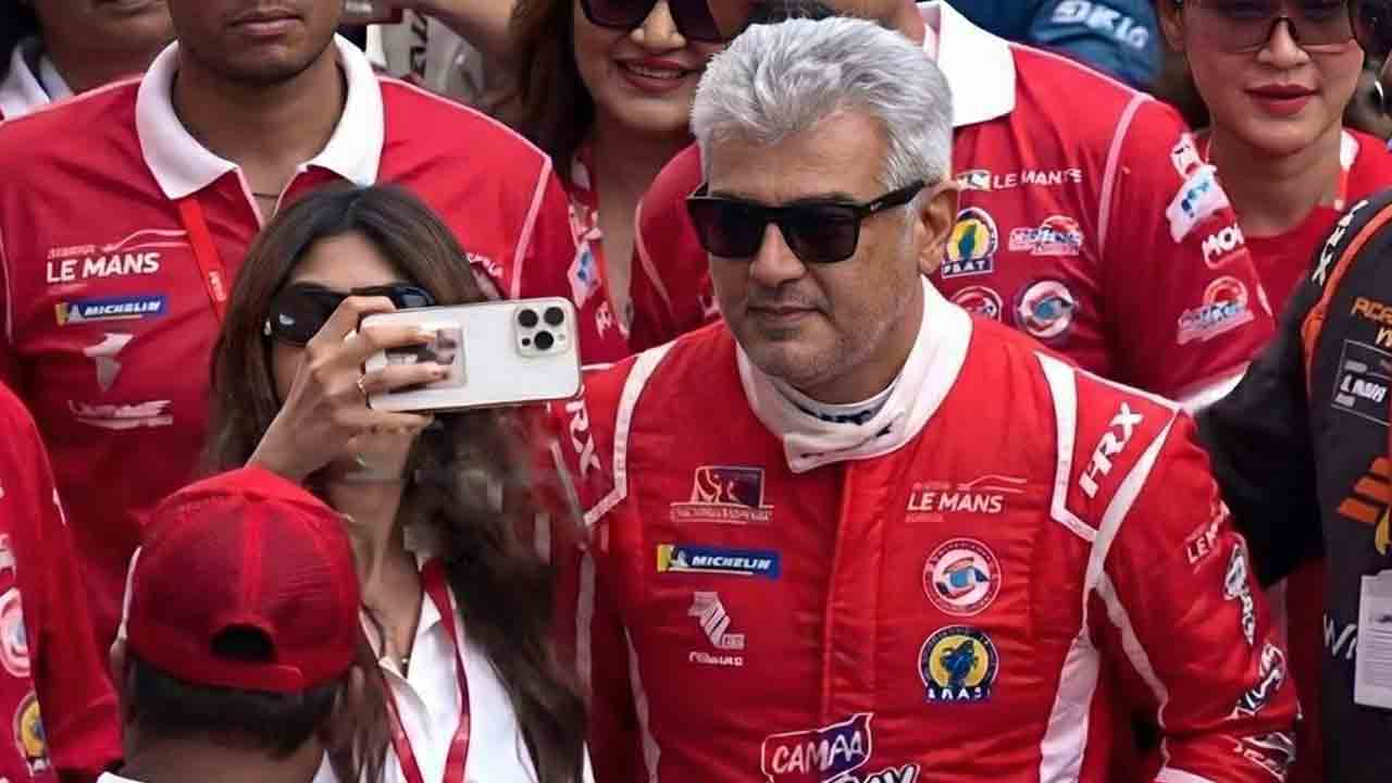 Sreeleela | ఫ్యాన్స్‌కు పండగే.. రేసింగ్‌ ఈవెంట్‌లో శ్రీలీల, అజిత్‌ కుమార్ సెల్ఫీ‌.. !