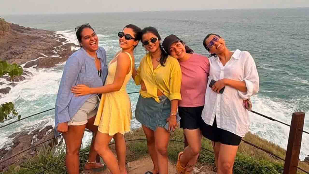 Rashmika Mandanna | షూటింగ్‌ల‌కి గ్యాప్‌.. ఫ్రెండ్స్‌తో క‌లిసి శ్రీలంకలో ప్రత్యక్షమైన రష్మిక