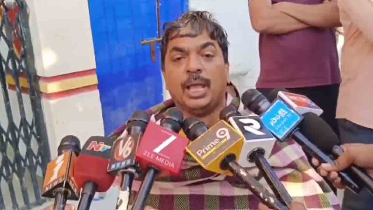 Students Suicide | కేపీహెచ్‌బీ పరిధిలో ర్యాగింగ్ భూతానికి ఇంటర్‌ ఫస్ట్‌ ఇయర్‌ విద్యార్థి ఆత్మహత్య