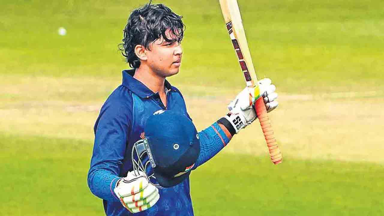 అగ్రస్థానంలో హైదరాబాద్‌