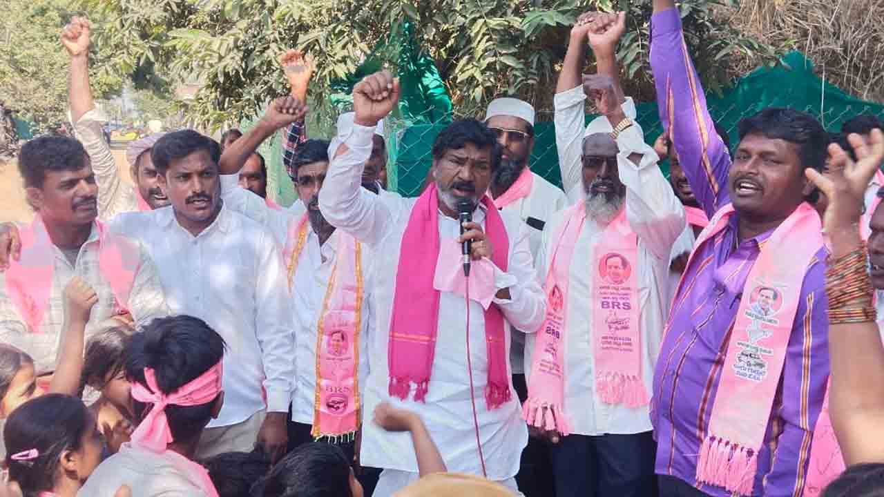 EX MLA Rajaiah | తిన్నింటి వాసాలు లెక్కపెట్టడంలో దిట్ట.. కడియం శ్రీహరి అంటేనే నమ్మక ద్రోహం : మాజీ ఎమ్మెల్యే రాజయ్య
