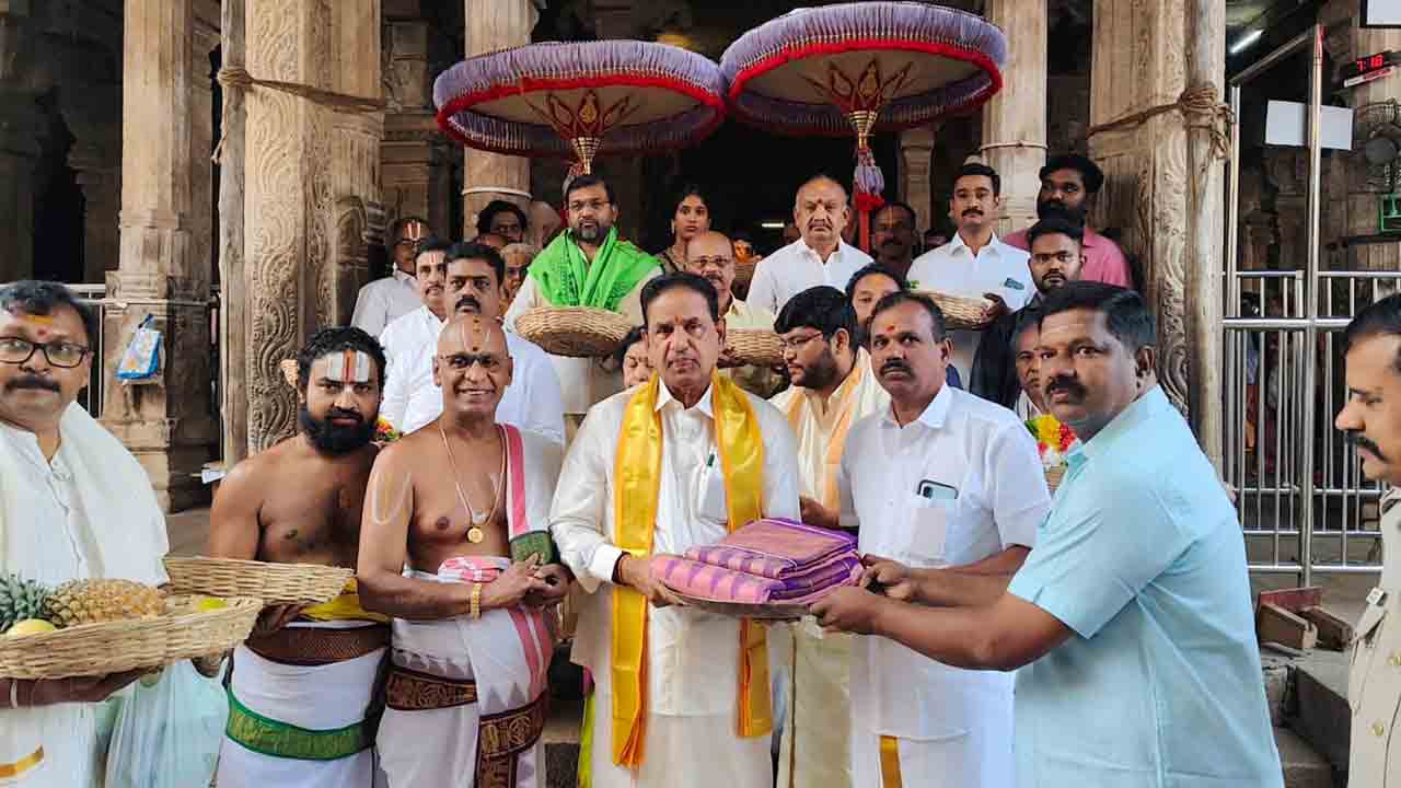 Sriranganatha Swamy | శ్రీరంగం శ్రీరంగనాథస్వామివారికి పట్టువస్త్రాల సమర్పణ