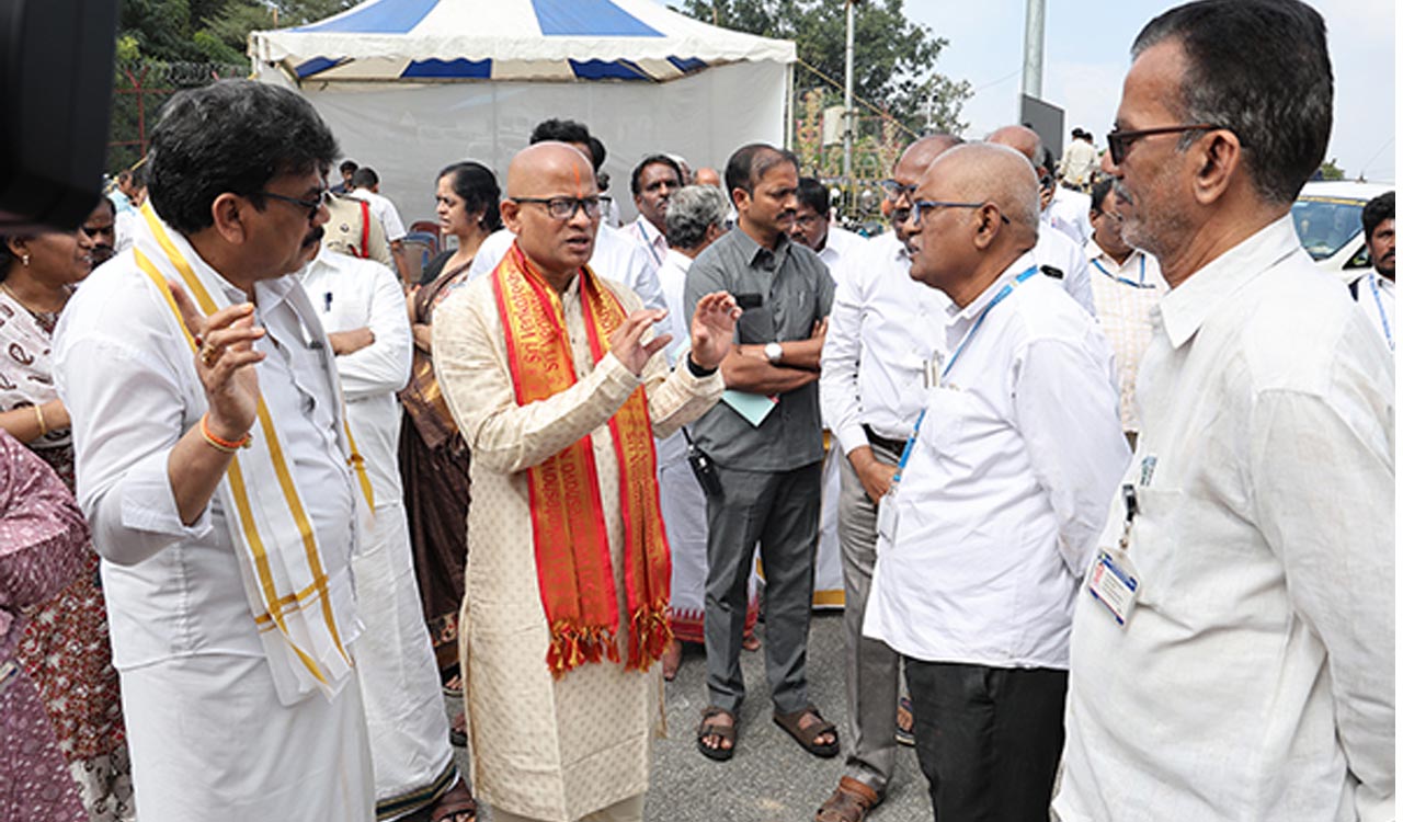Tirumala | వైకుంఠ ద్వార ద‌ర్శనాల‌కు విస్తృత ఏర్పాట్లు : టీటీడీ అద‌న‌పు ఈవో