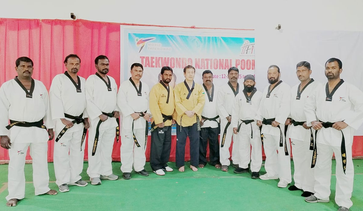 Taekwondo | తైక్వాండోలో బ్లాక్ బెల్ట్ గ్రహీతలు..జోగులాంబగద్వాల్ లో సెమినార్ లో ప్రతిభ
