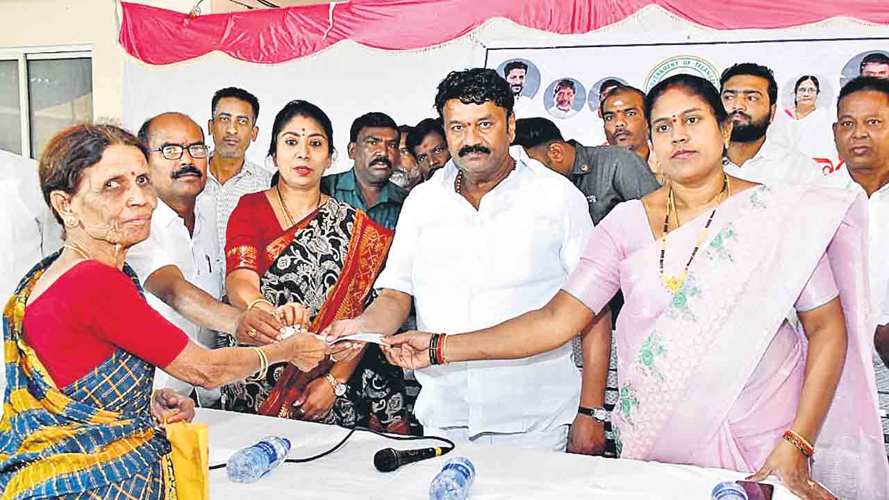 సీఎం రేవంత్‌.. భాష మార్చుకో!