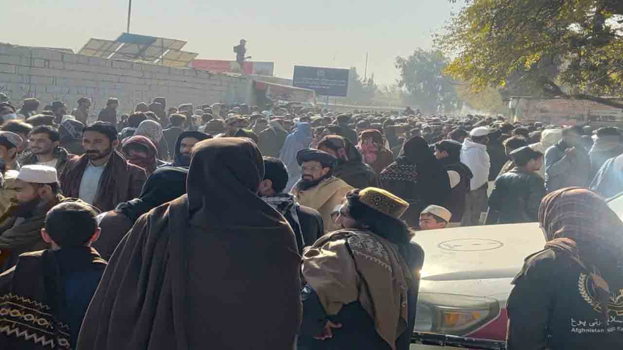 Afghanistan | 80 వేల మంది చూస్తుండగానే.. 13 ఏండ్ల బాలుడితో హంతకుడిని కాల్చి చంపించిన తాలిబన్లు