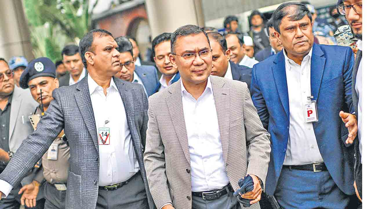 17 ఏండ్ల అజ్ఞాతాన్ని వీడిన ఖలీదా జియా వారసుడు