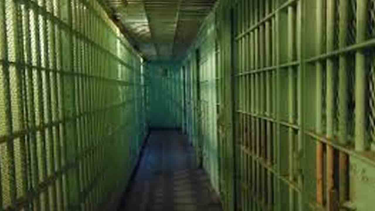 నోరు తెరిస్తే బూతులు!.. దుర్భాషలనే ఊతపదాలుగా వాడకం