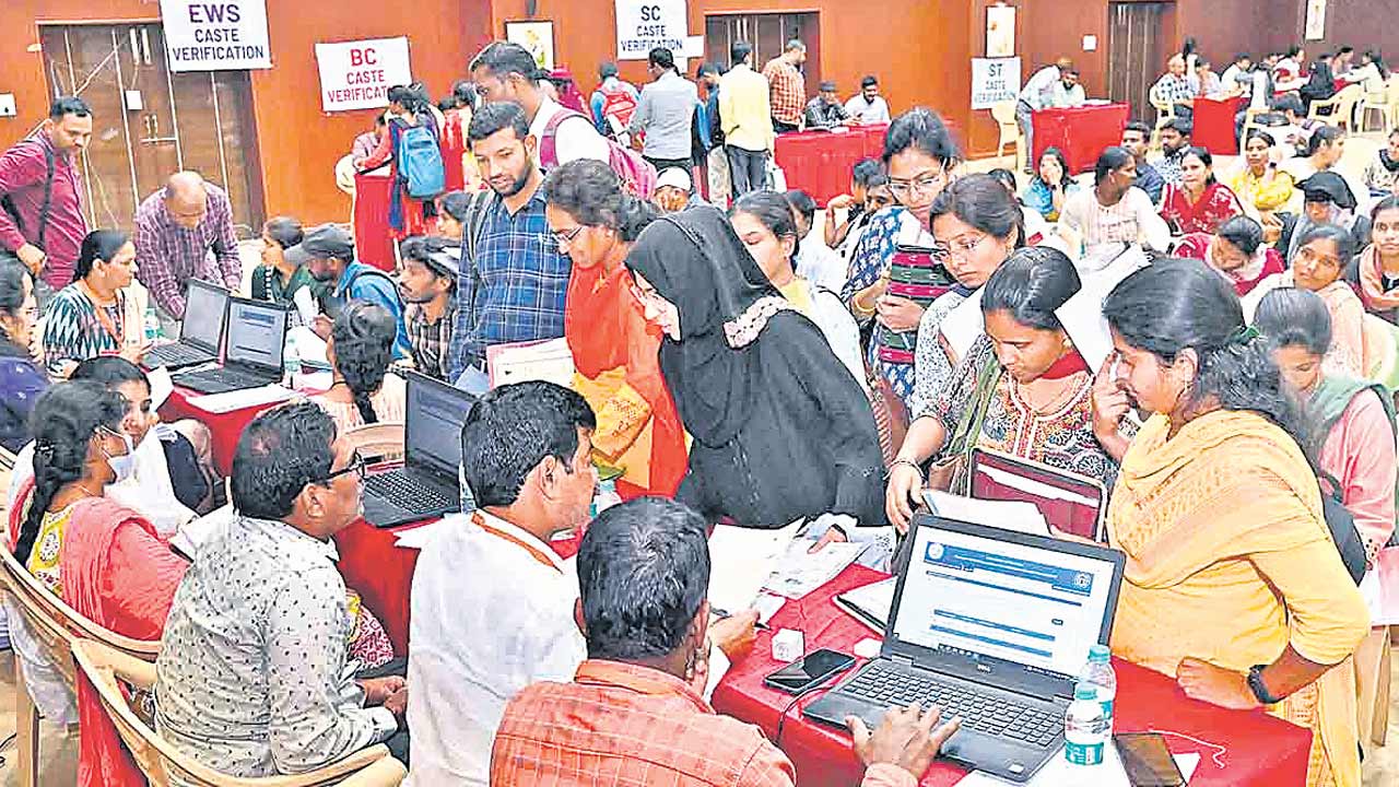 గురుకుల పోస్టుల్లో ప్రభుత్వ నిర్ణయమే ఫైనల్‌