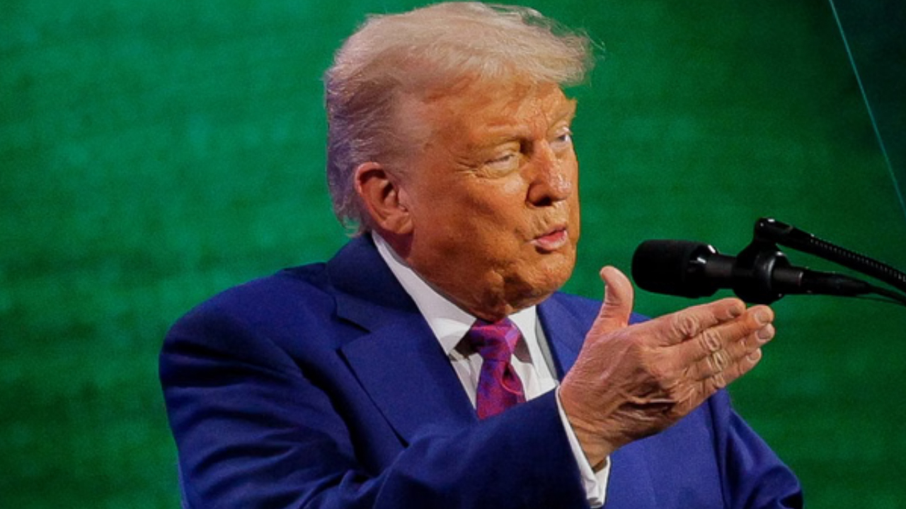 Donald Trump | గోల్డ్‌ కార్డ్‌ స్కీమ్‌ను ప్రకటించిన డోనాల్డ్‌ ట్రంప్‌..!