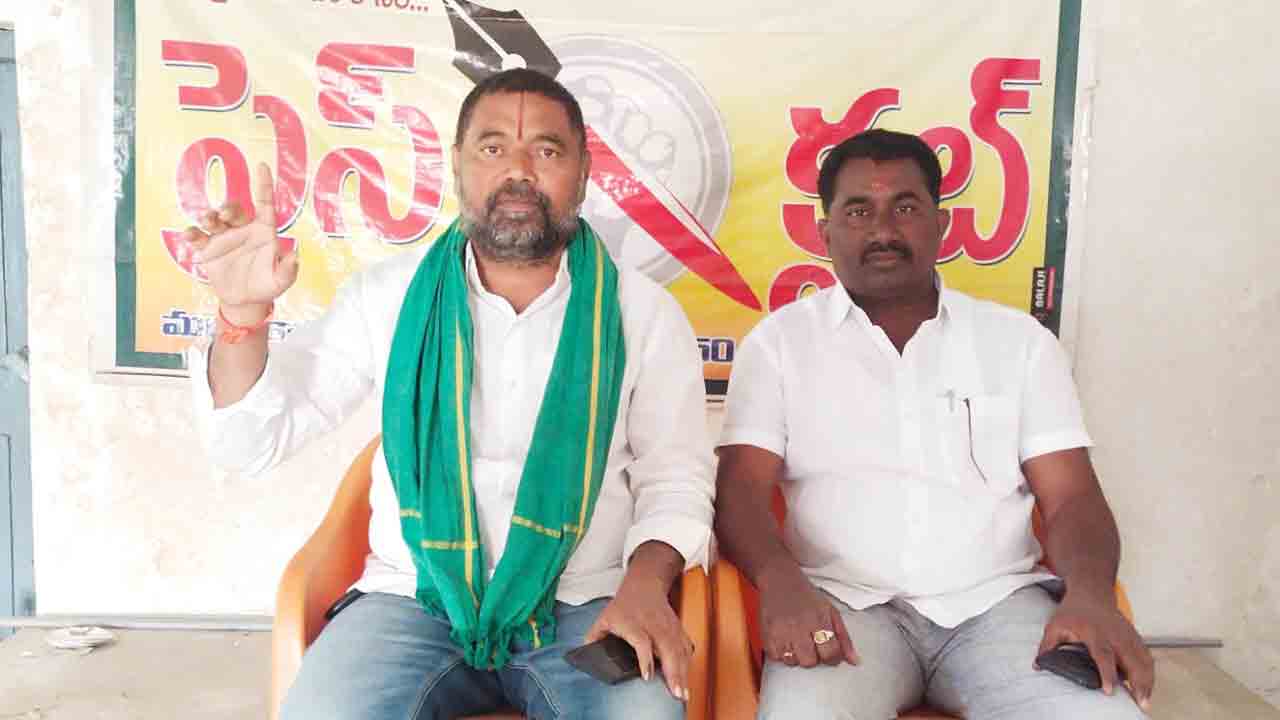 New Sarpanches | మినరల్ ఫండ్ కోసం నూతన సర్పంచులు పోరాడాలి