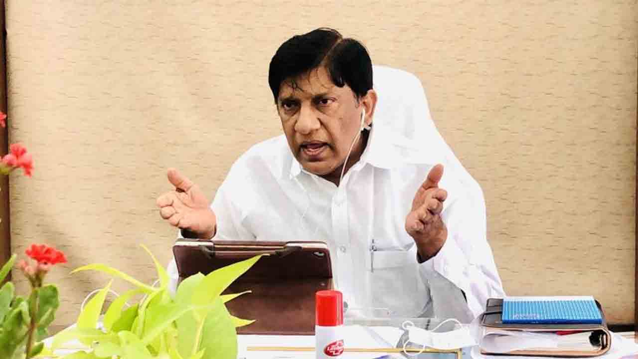 Boinapalli Vinod Kumar | మహాత్మా గాంధీ పేరు తీసివేయడం తప్పు.. పథకం రద్దుకే కేంద్రం యత్నం : మాజీ ఎంపీ బోయినపల్లి