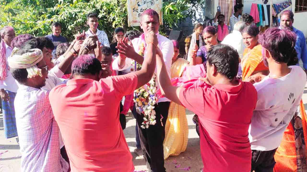 Victory Celebrations | పెద్దనపల్లిలో బీఆర్ఎస్ గెలుపు సంబరాలు