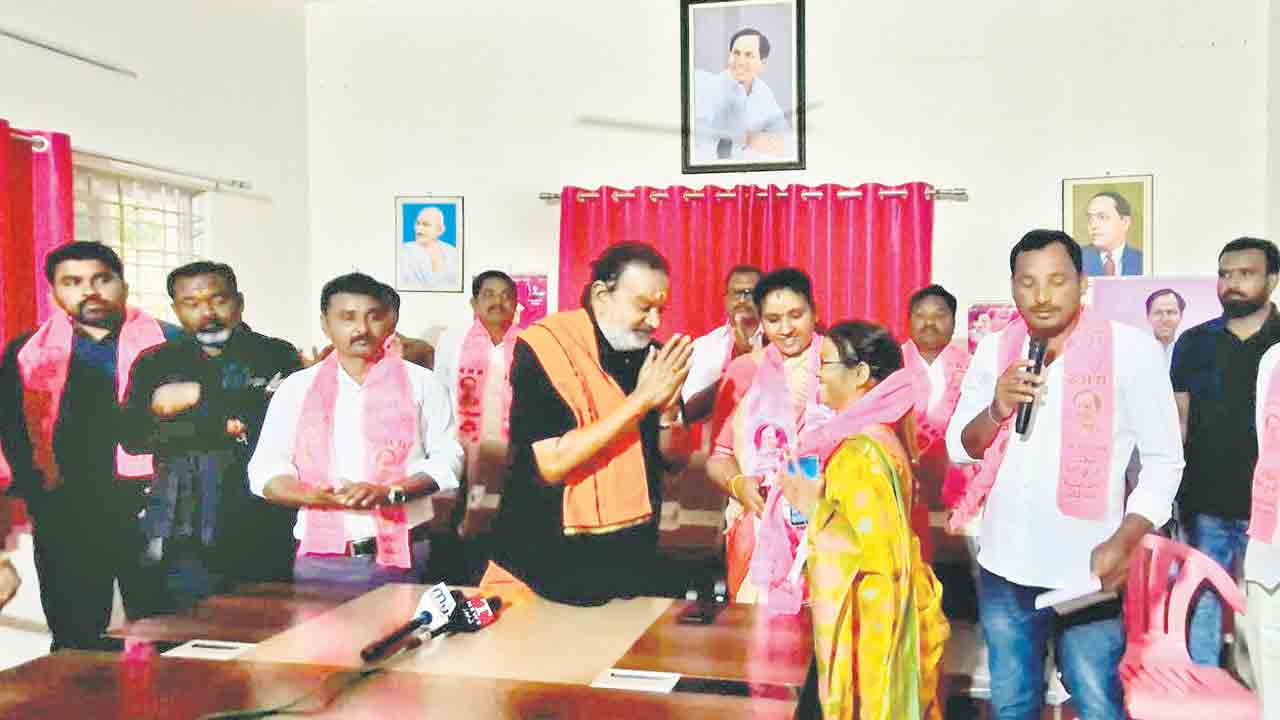 పిచ్చోని చేతిలో రాయిలా కాంగ్రెస్‌ పాలన