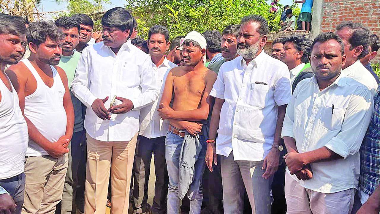 కాంగ్రెస్‌ గూండాల దాష్టీకం