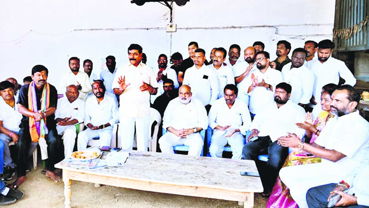 కొండా ఇలాకాలో వేరు కుంపటి