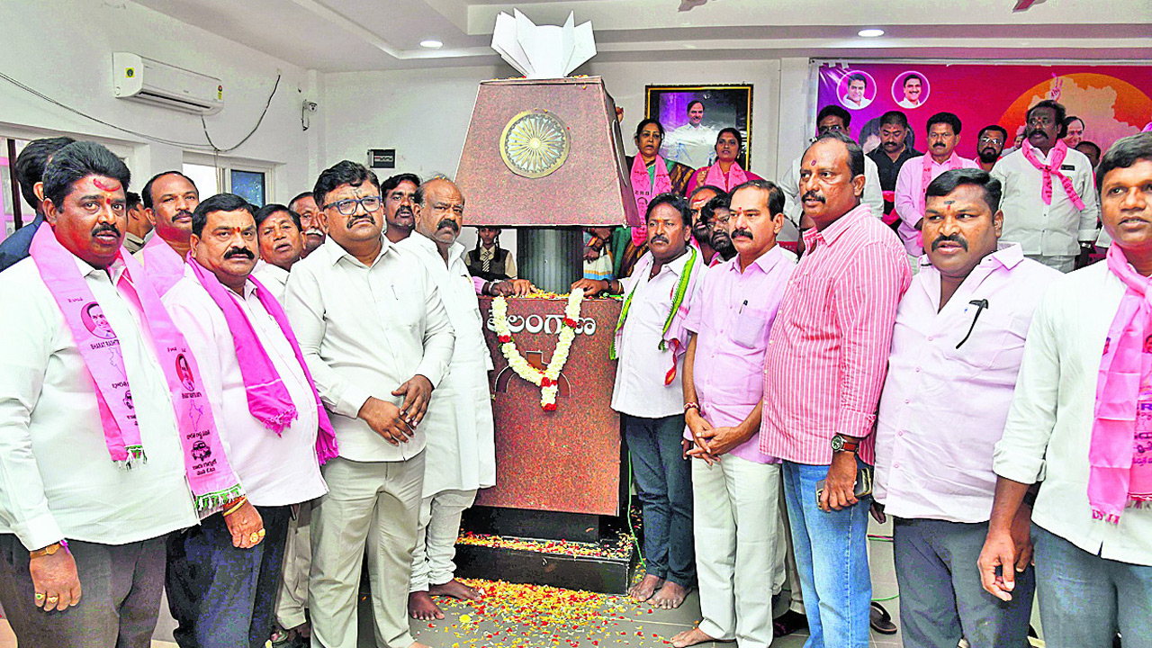 కేసీఆర్‌ స్ఫూర్తితో ఉద్యమించాలి