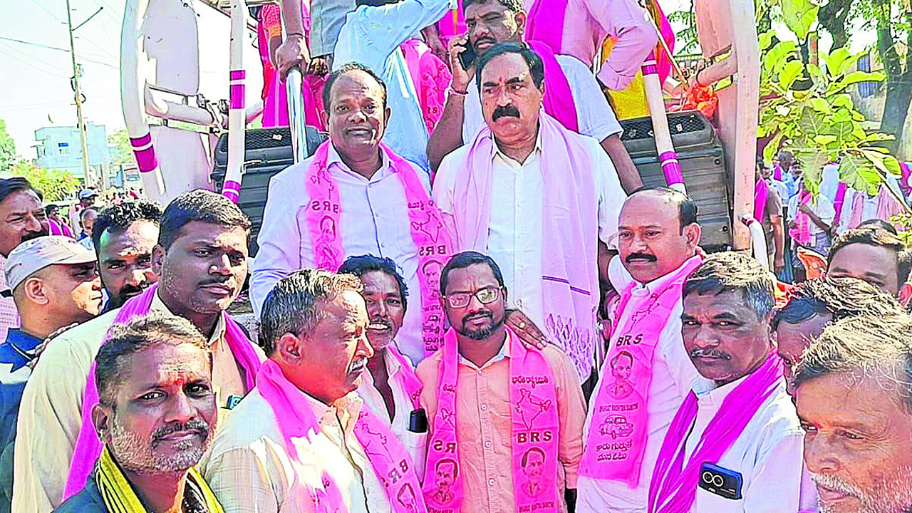 పల్లె పోరులో గులాబీ జెండా ఎగరాలి