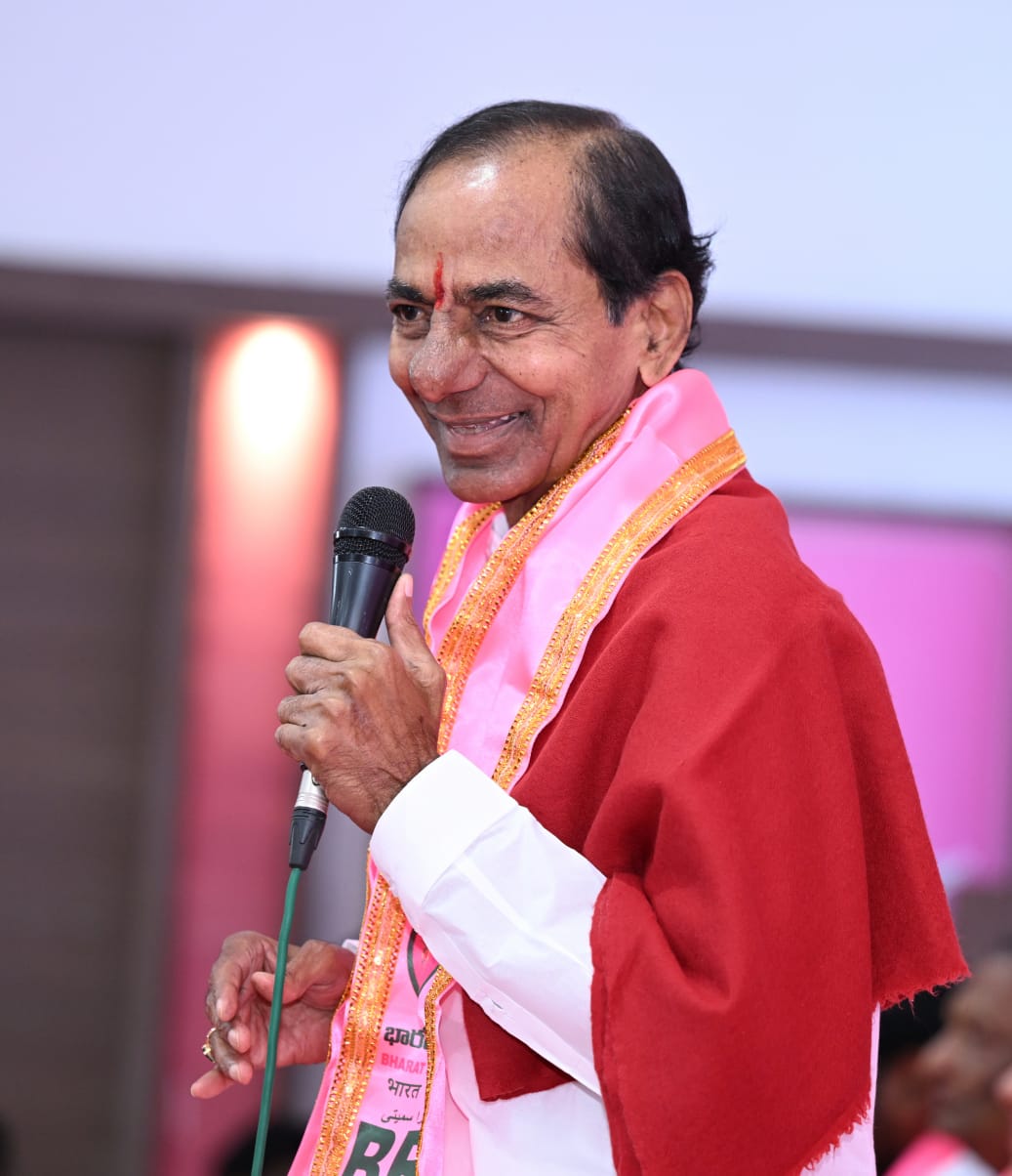  KCR | తెలంగాణ భవన్‌లో కేసీఆర్‌ మీటింగ్‌.. ఫొటోలు
