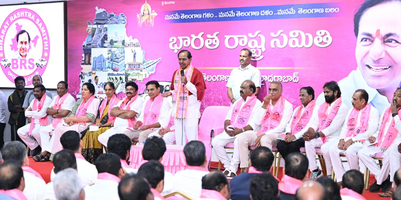  KCR | తెలంగాణ భవన్‌లో కేసీఆర్‌ మీటింగ్‌.. ఫొటోలు