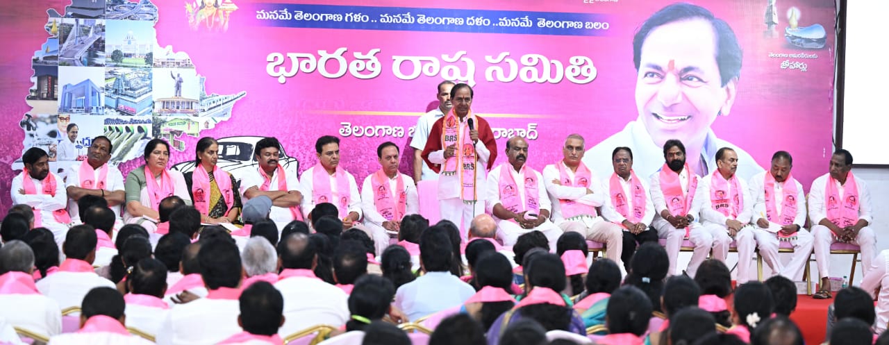  KCR | తెలంగాణ భవన్‌లో కేసీఆర్‌ మీటింగ్‌.. ఫొటోలు