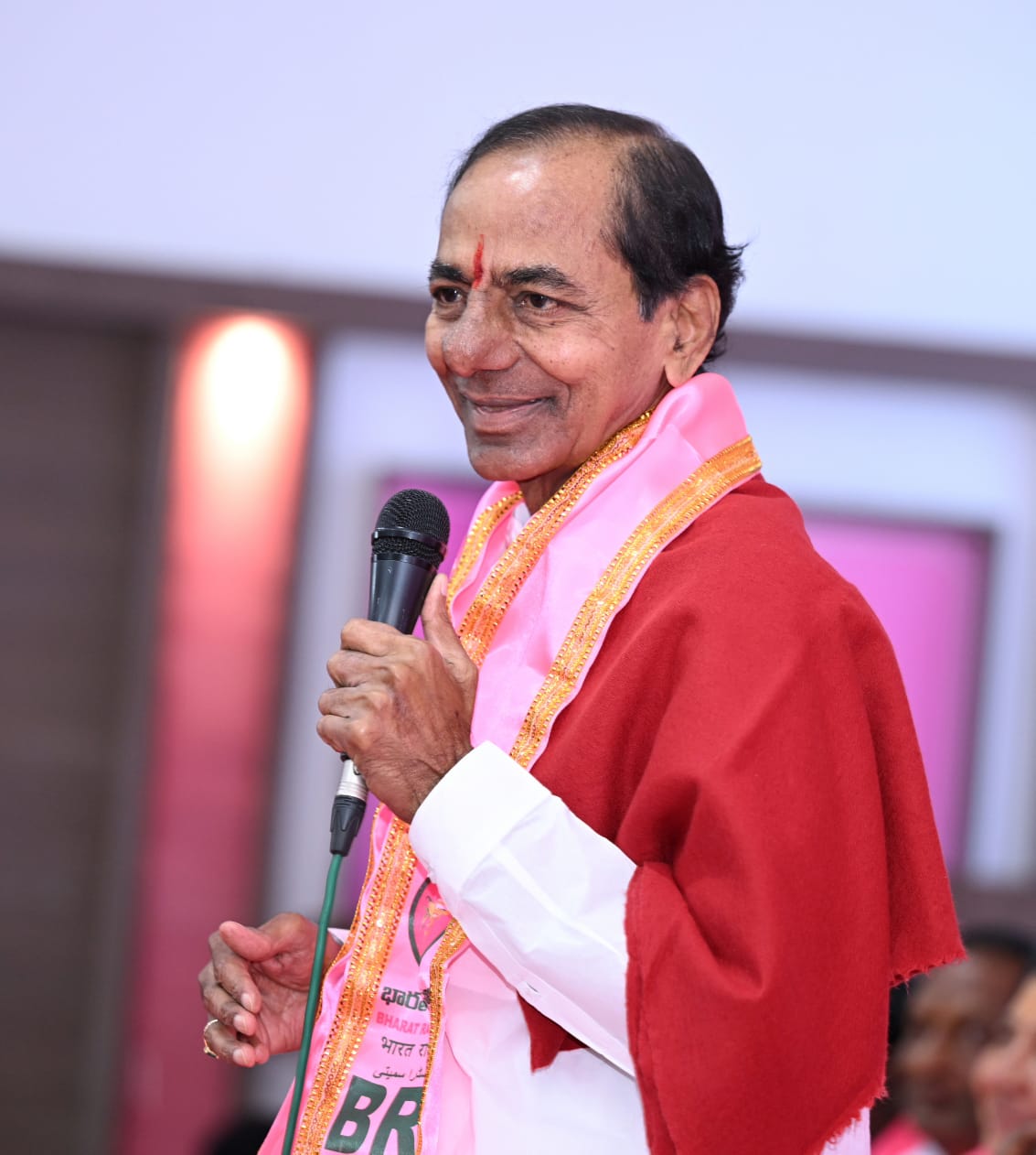  KCR | తెలంగాణ భవన్‌లో కేసీఆర్‌ మీటింగ్‌.. ఫొటోలు