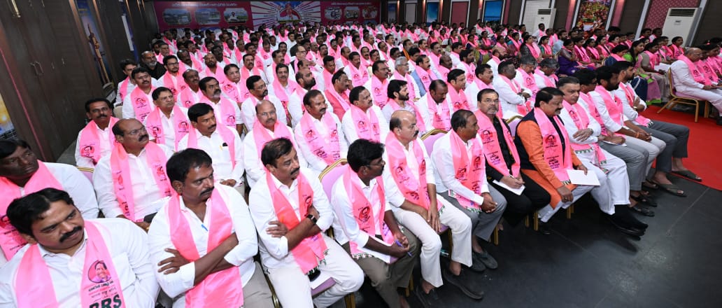  KCR | తెలంగాణ భవన్‌లో కేసీఆర్‌ మీటింగ్‌.. ఫొటోలు