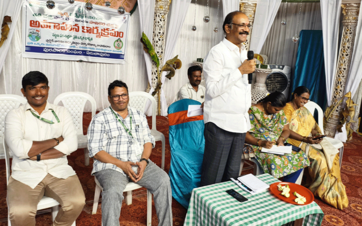 Khammam Rural : మున్సిపల్ కార్మికుల సంక్షేమానికి ప్ర‌త్యేక చర్య‌లు : ఈఎంసీ కమిషనర్ ఆళ్ల శ్రీనివాస్‌రెడ్డి