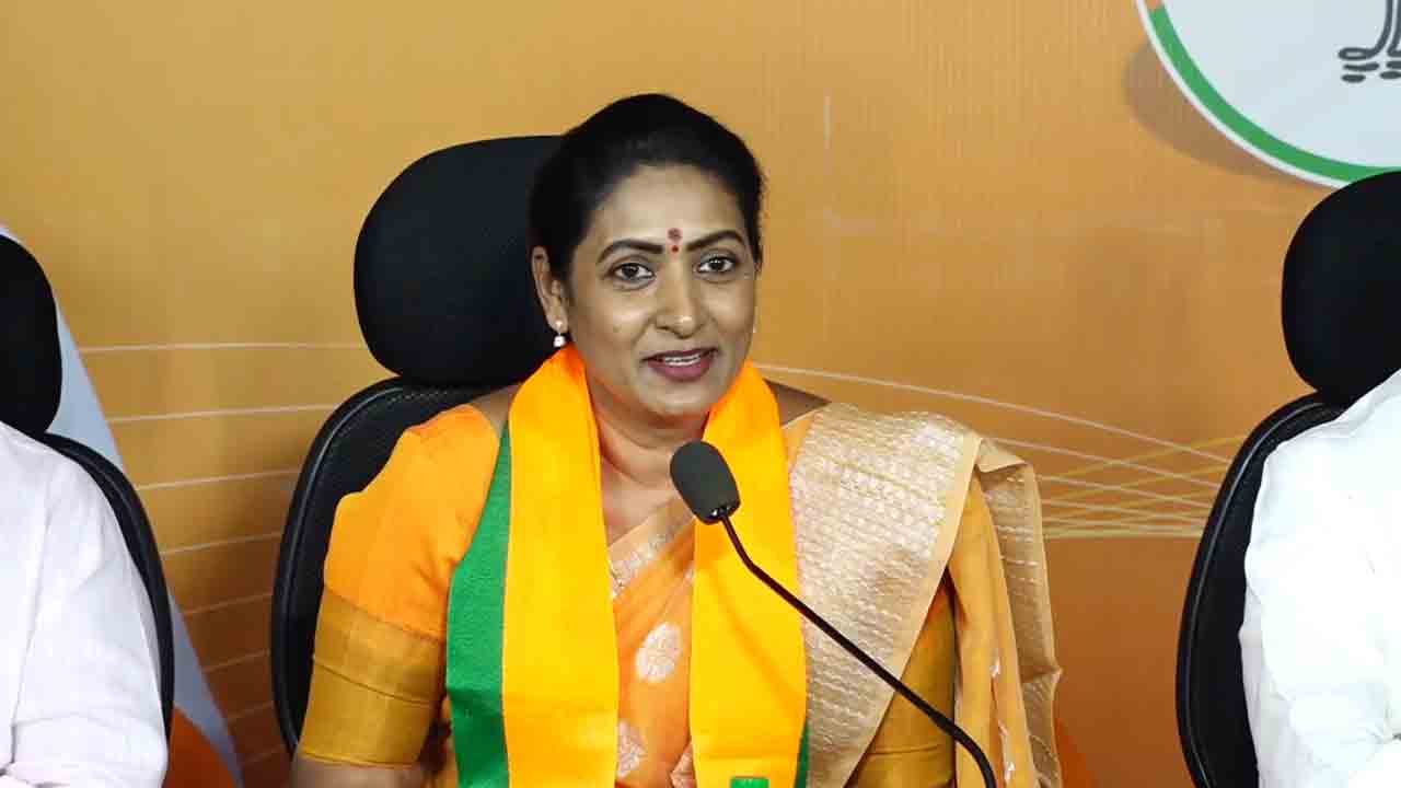 Aamani Joins BJP | బీజేపీలో చేరిన‌ సీనియర్ నటి ఆమని
