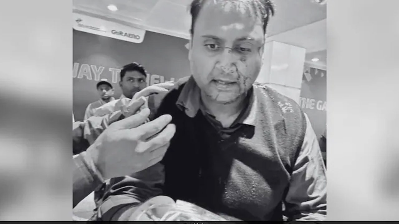 Pilot Attack: ప్ర‌యాణికుడిని కొట్టిన పైల‌ట్‌.. స‌స్పెండ్ చేసిన ఎయిర్ ఇండియా