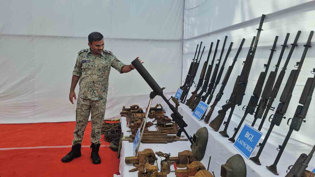 ఛత్తీస్‌గఢ్‌లో నక్సల్స్‌ ఆయుధ ఫ్యాక్టరీ ధ్వంసం