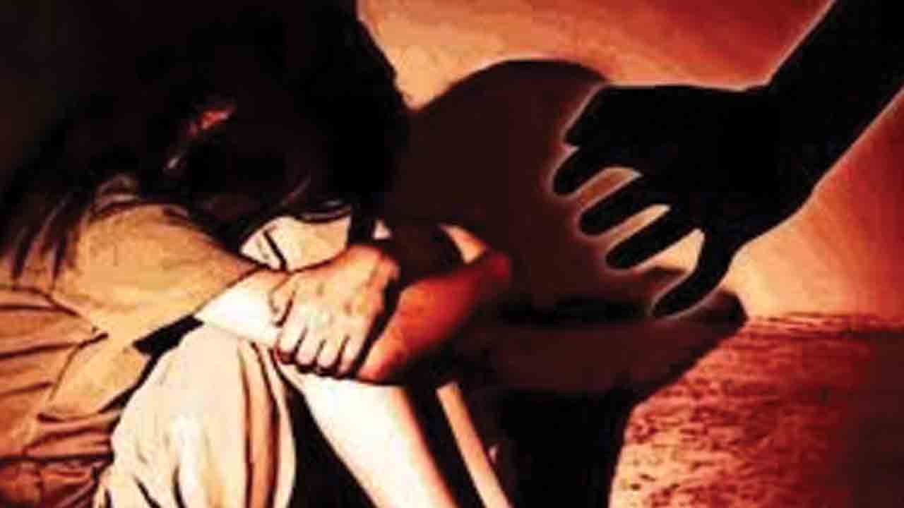 ఆర్నెల్లుగా కూతురిపై తండ్రి అత్యాచారం