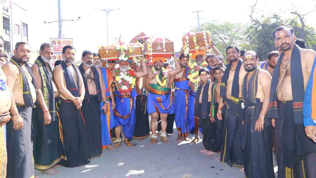 Kamareddy | ఘనంగా అయ్యప్ప ఆభరణాల ఊరేగింపు