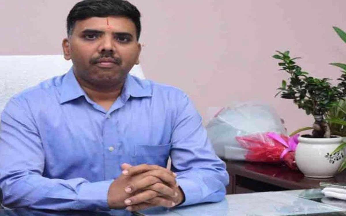 Bhoodan Pochampally : న‌ల్ల‌గొండ నూత‌న క‌లెక్ట‌ర్‌గా పోచంపల్లి మండల వాసి