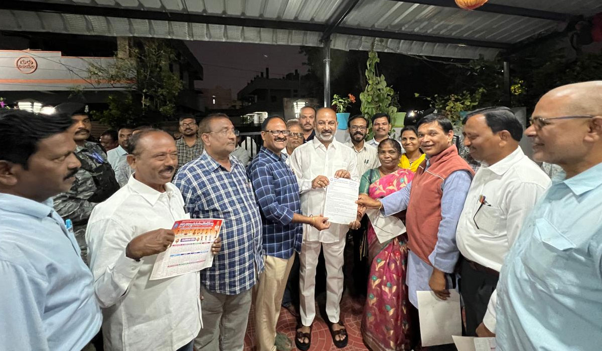 Bandi Sanjay Kumar | టెట్‌ నుంచి మినహాయింపునివ్వాలని బండి సంజయ్‌ కుమార్‌ జీటీఏ సభ్యుల వినతి