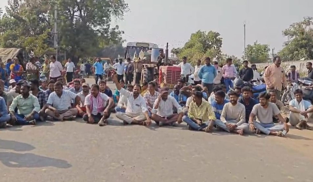 Budhavarampeta | బుధవారంపేట శివారులో ఉద్రిక్తత.. ఇండ్లకు నంబర్లు వేయడాన్ని అడ్డుకున్న గ్రామస్తులు