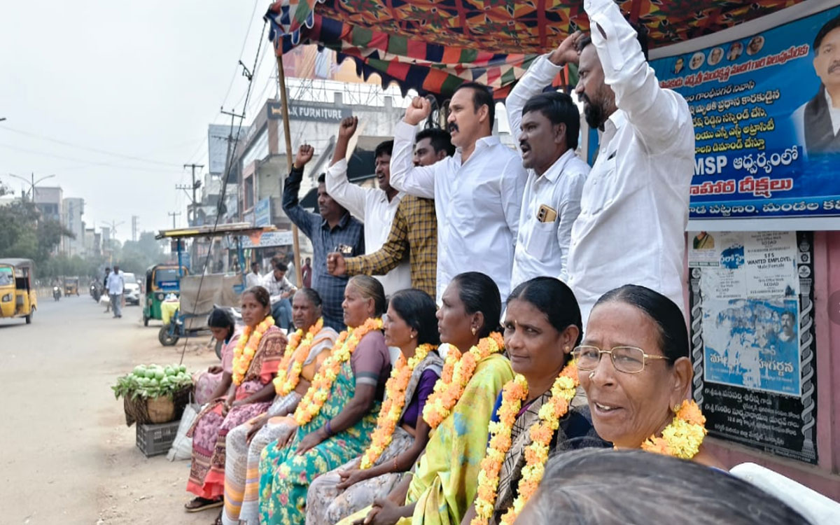 Kodada : చిలుకూరు ఎస్ఐ సురేశ్‌రెడ్డిని సస్పెండ్ చేయాలి : మాజీ ఎమ్మెల్యే బొల్లం మ‌ల్ల‌య్య యాద‌వ్‌