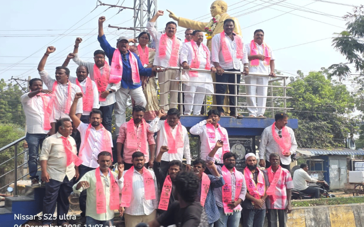 Kodada : కోదాడలో అంబేద్కర్కు రాజకీయ నాయకుల ఘన నివాళి