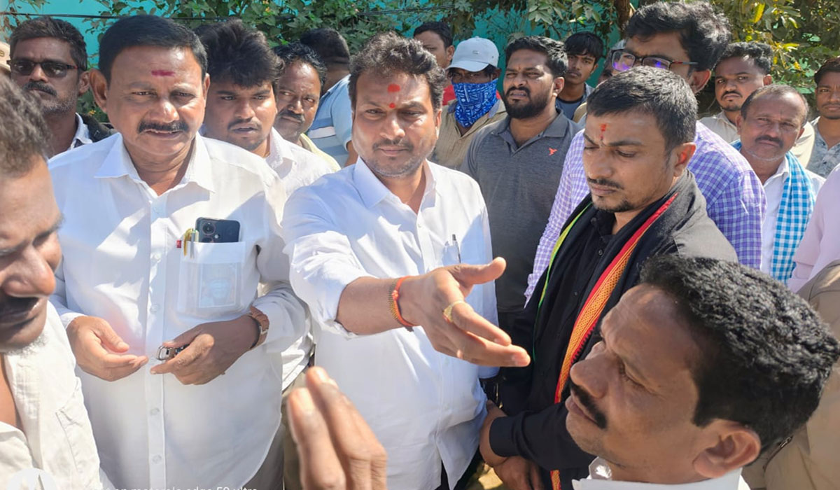 Budhavarampet | బుధవారంపేట సింగరేణి జాగీరా..? మా భూములు ఇవ్వబోమంటున్న గ్రామస్తులు