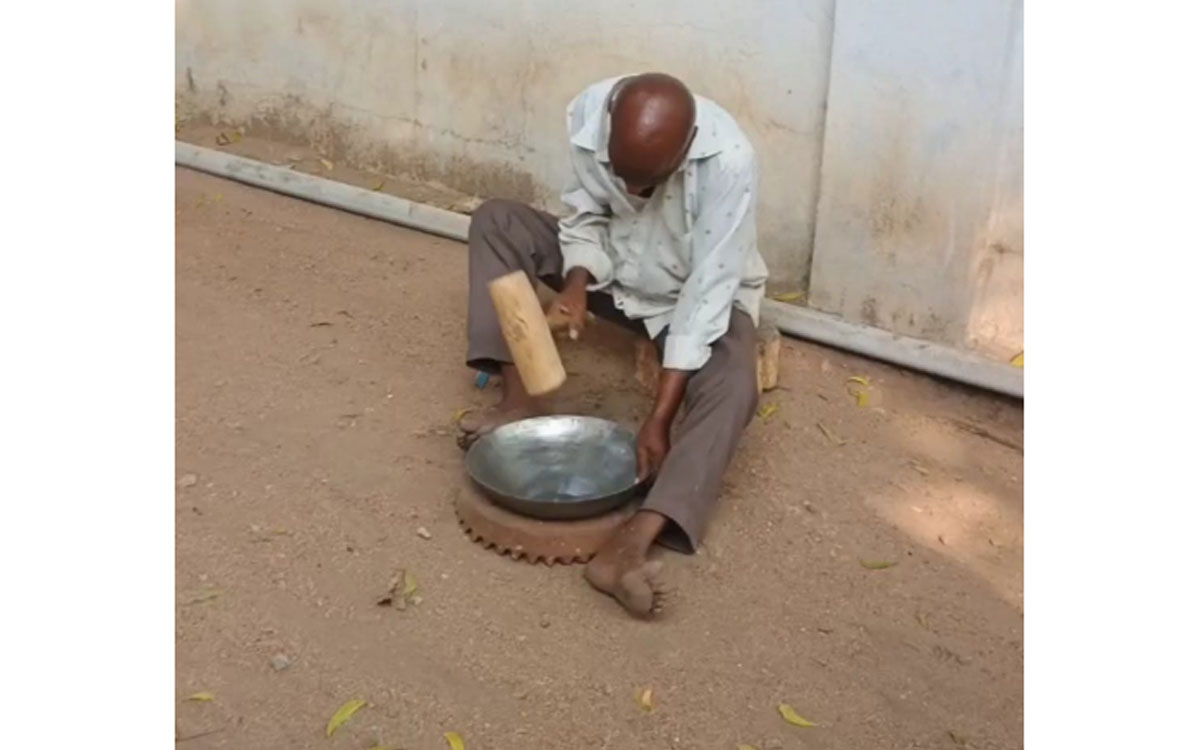 Chandur : దద్దరిల్లుతున్న చండూరు లైబ్రరీ