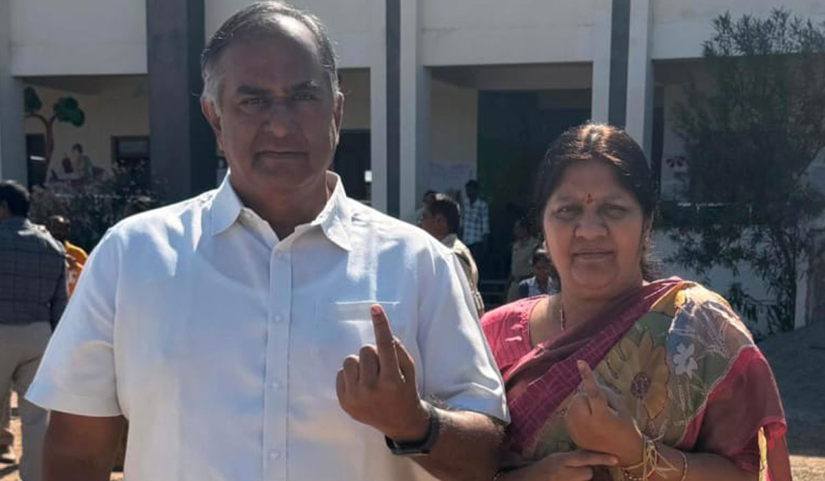 Vemulawada | ఓటు హక్కు వినియోగించుకున్న బీఆర్‌ఎస్‌ వేములవాడ నియోజకవర్గ ఇన్‌చార్జి చల్మెడ