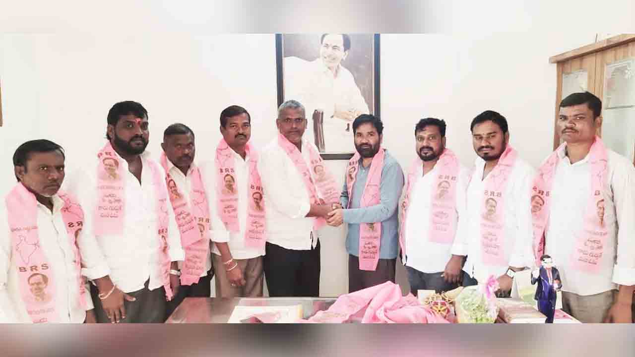 BRS | బీఆర్ఎస్‌లో చేరిన ఎమ్మార్పీఎస్ నేత కల్వల శరత్