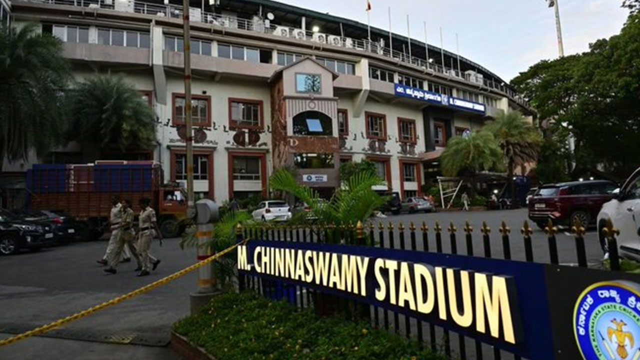 Vijay Hazare Trophy: కోహ్లీ ఫ్యాన్స్‌కు నిరాశే.. చిన్న‌స్వామి స్టేడియంలో నో క్రికెట్